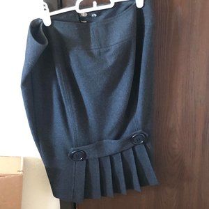Arden B size 2 skirt